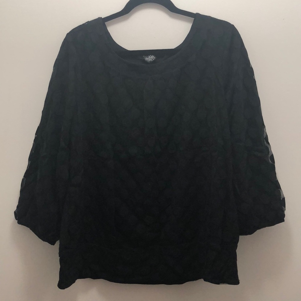 Black top with circles